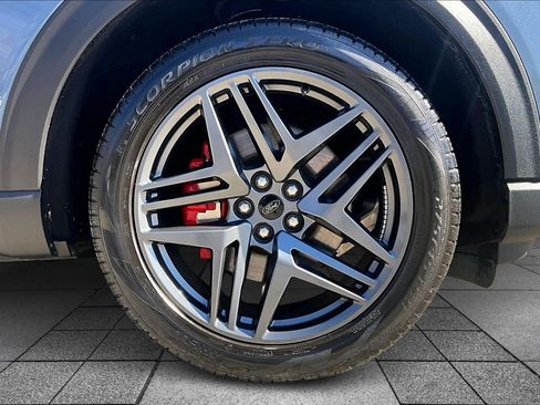 Used 2025 Ford Explorer ST image 8