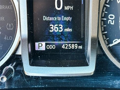 Used 2022 Toyota Tacoma SR5 image 19