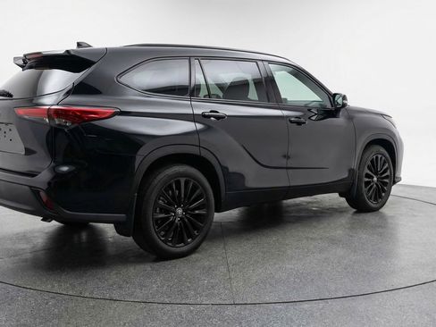 Used 2025 Toyota Highlander XSE AWD/4WD image 9