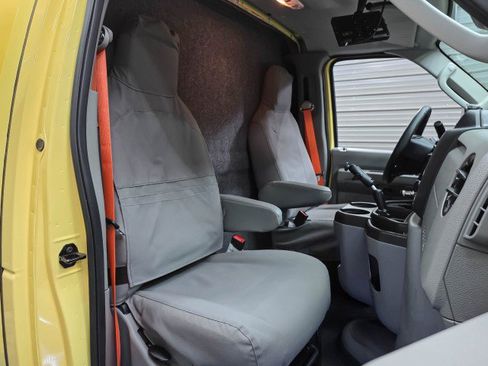 Used 2022 Ford E-450 and Econoline 450 Super Duty RWD image 25