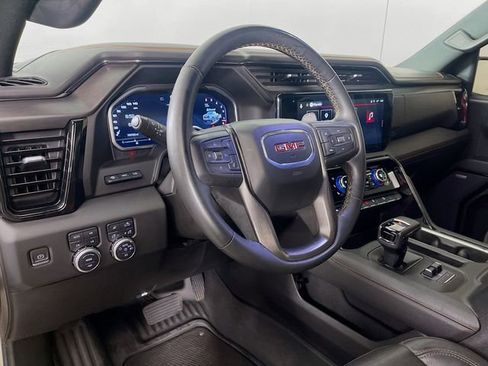 Used 2023 GMC Sierra 1500 AT4 w/ Technology Package AWD/4WD image 10