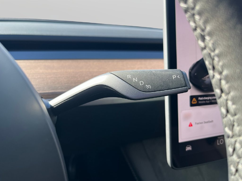 Used 2025 Tesla Model Y Long Range RWD image 16