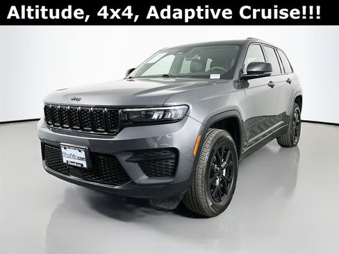 Used 2024 Jeep Grand Cherokee Altitude image 4