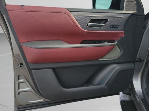 Used 2025 INFINITI QX80 Autograph w/ Autograph Exterior Package image 25