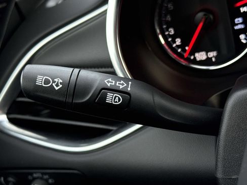 Used 2023 Chevrolet Malibu LT image 9