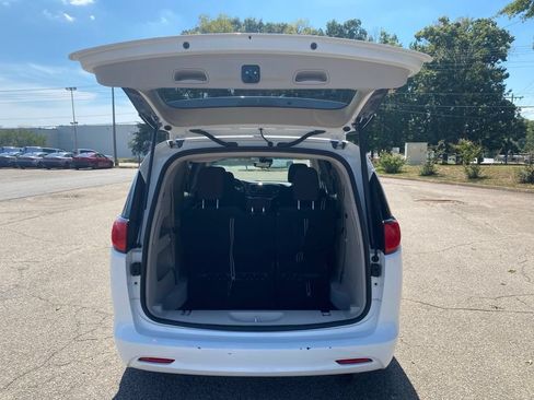 Used 2023 Chrysler Voyager LX FWD image 35