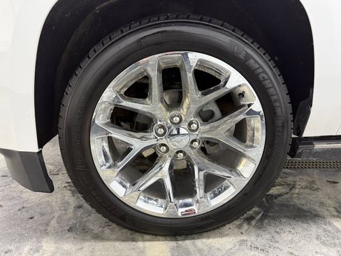 Used 2017 Chevrolet Suburban Premier image 34