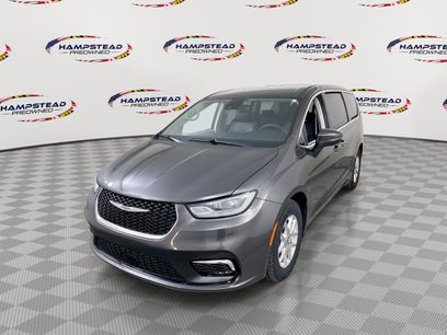 Used 2023 Chrysler Pacifica Touring-L