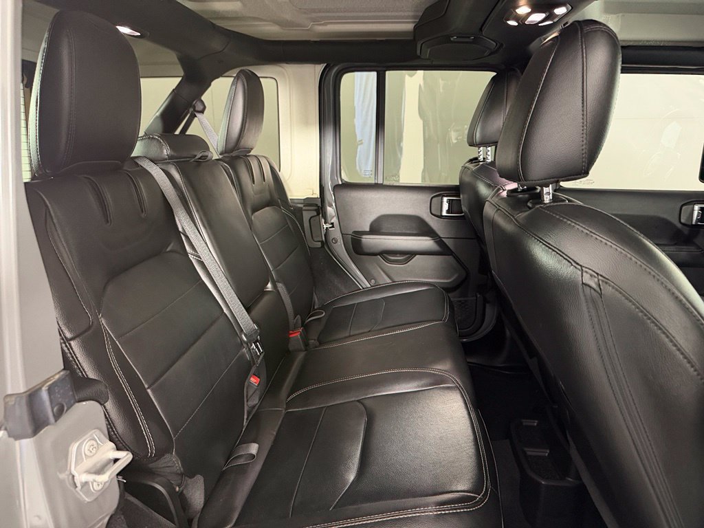 Used 2023 Jeep Wrangler Unlimited Sahara AWD/4WD image 21