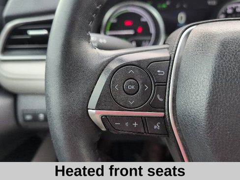 Used 2022 Toyota Camry XLE image 9