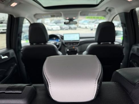 Used 2026 Ford Escape SE w/ PHEV Premium Package image 13