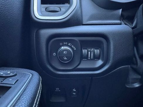 Used 2022 RAM 1500 Laramie AWD/4WD image 28