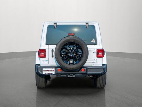 Used 2023 Jeep Wrangler Unlimited Sahara w/ Cold Weather Group AWD/4WD image 6