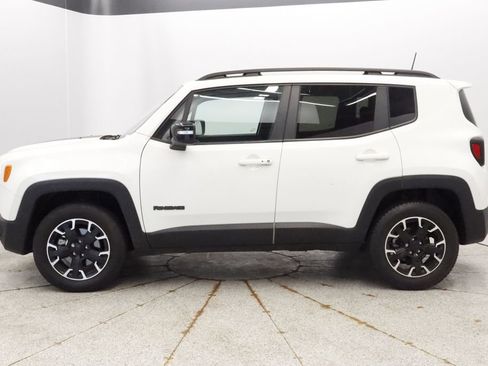 Certified 2023 Jeep Renegade Latitude w/ Sun/Sound Group AWD/4WD image 2