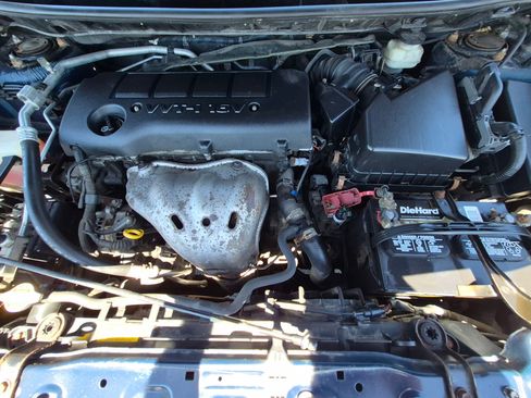 Used 2009 Pontiac Vibe w/ Preferred Package FWD image 30