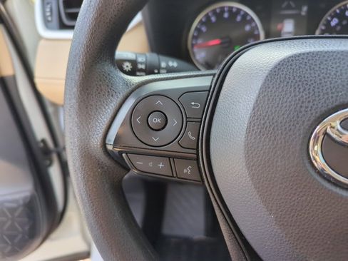 Used 2021 Toyota RAV4 XLE image 14