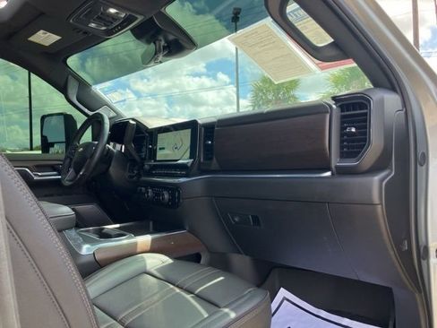 Used 2025 Chevrolet Silverado 3500 High Country w/ High Country Premium Package AWD/4WD image 14