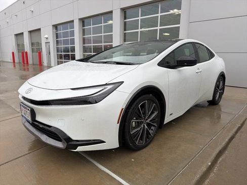 Used 2023 Toyota Prius Limited image 2