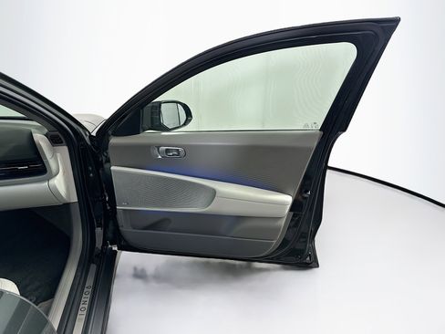 Used 2023 Hyundai Ioniq 6 Limited image 34