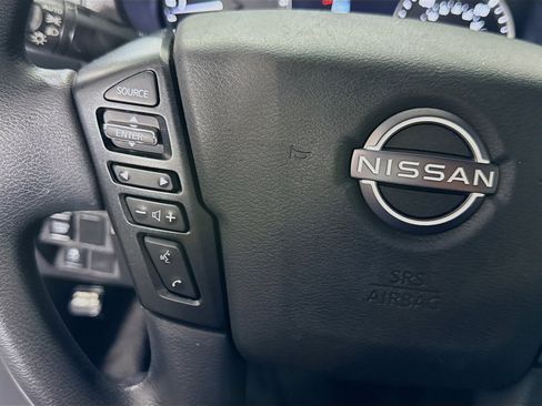 Used 2023 Nissan Frontier SV w/ Technology Package RWD image 14
