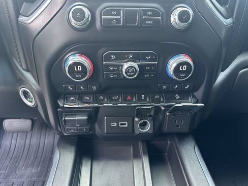 Used 2019 GMC Sierra 1500 AT4 w/ AT4 Premium Package AWD/4WD image 34