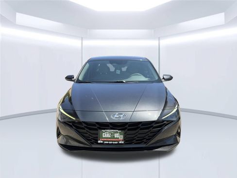 Used 2021 Hyundai Elantra SE FWD image 2