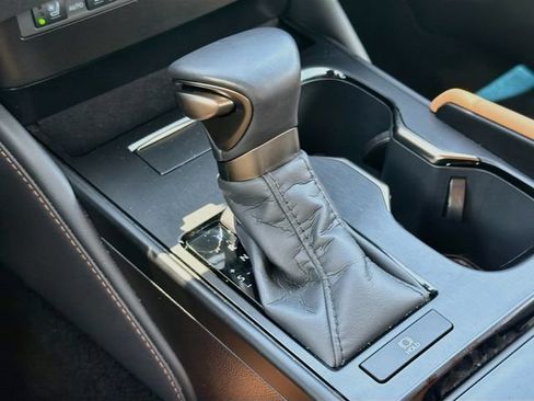 Used 2025 Lexus ES 350 w/ Premium Package FWD image 28