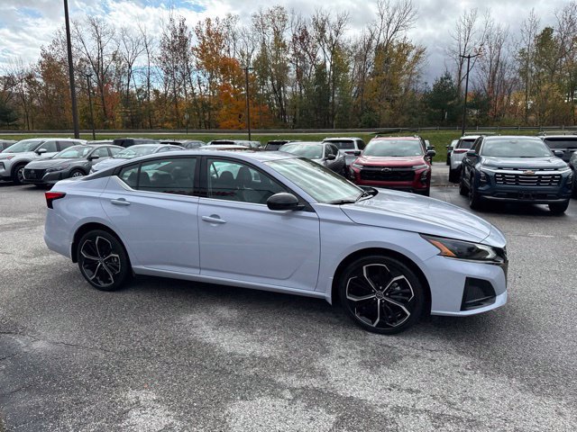 Used 2025 Nissan Altima 2.5 SR w/ SR Premium Package AWD/4WD image 15