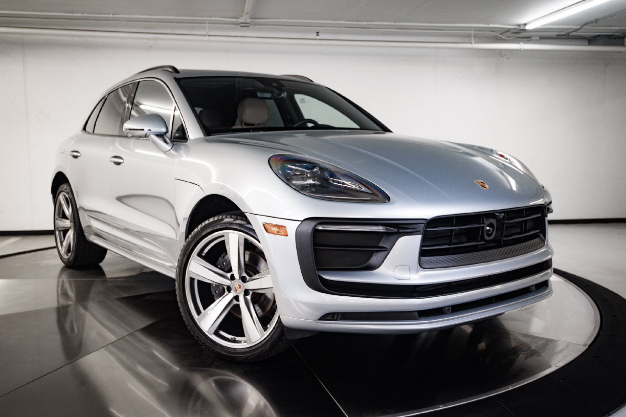 Certified 2026 Porsche Macan AWD/4WD image 9