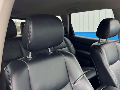 Used 2018 Nissan Pathfinder SL w/ Cargo Package image 22