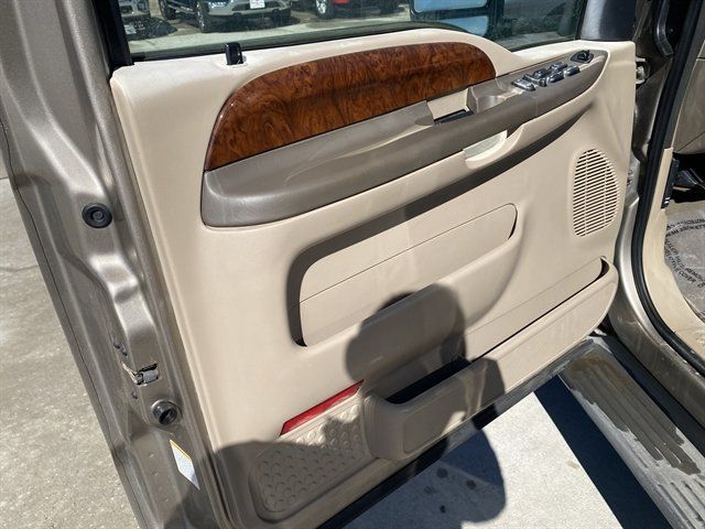 Used 2004 Ford F250 Lariat AWD/4WD image 15