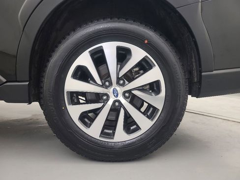 Used 2025 Subaru Outback Premium AWD/4WD image 9
