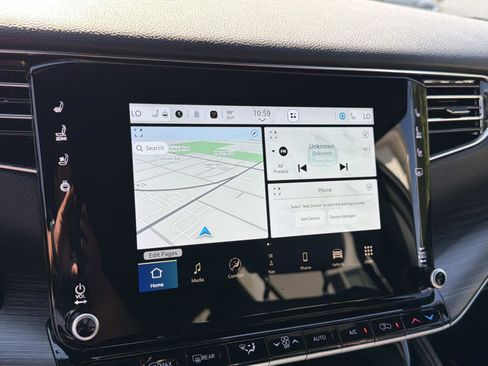 Used 2024 Jeep Wagoneer L Series II image 24