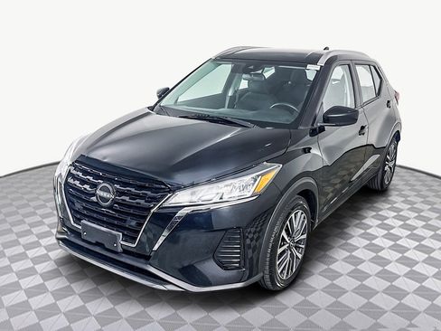 Used 2023 Nissan Kicks SV image 4