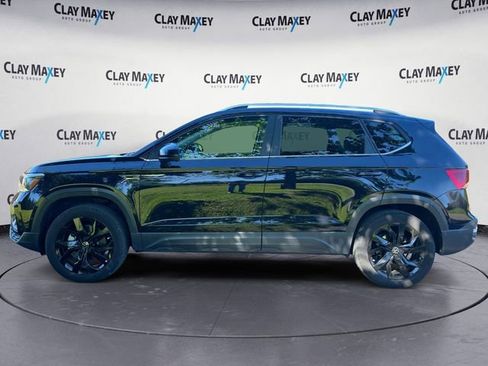 Used 2023 Volkswagen Taos SE AWD/4WD image 2