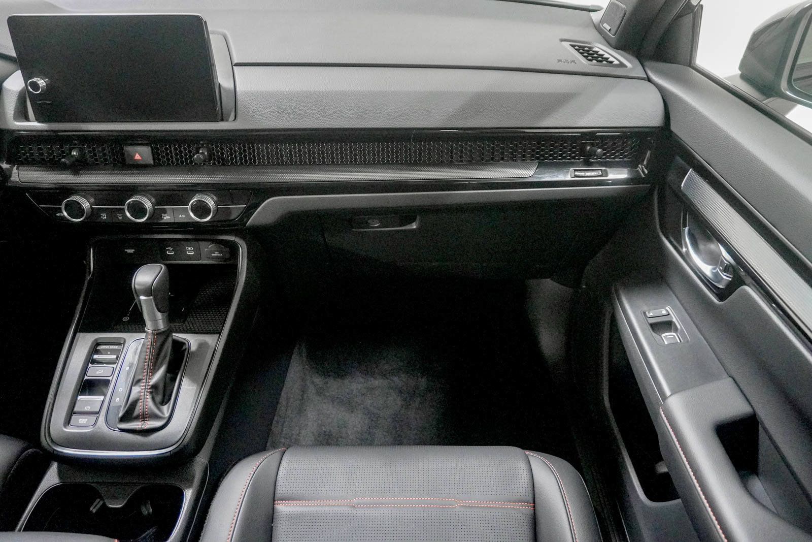 Certified 2026 Honda CR-V Sport Touring image 30