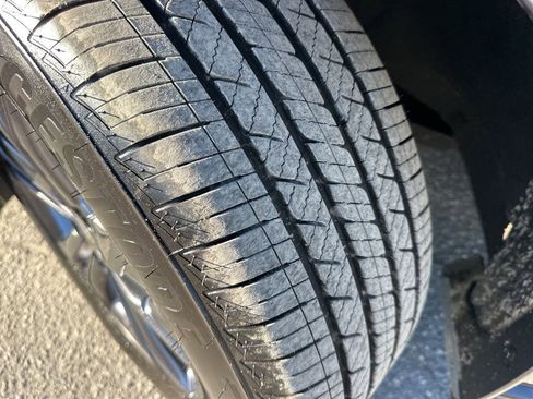 Used 2025 Toyota Sienna XSE image 35