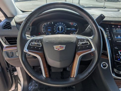 Used 2019 Cadillac Escalade ESV Luxury image 14