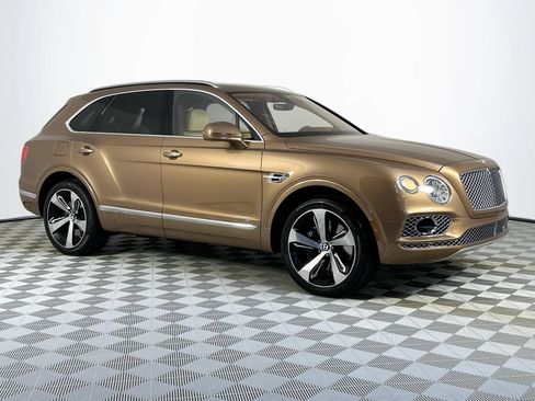 Certified 2017 Bentley Bentayga AWD/4WD image 1