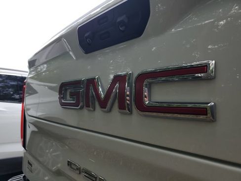 Used 2023 GMC Sierra 1500 Denali w/ Technology Package AWD/4WD image 6
