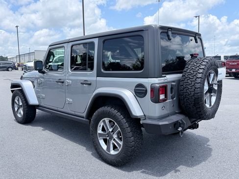 Used 2020 Jeep Wrangler Unlimited Sahara AWD/4WD image 8