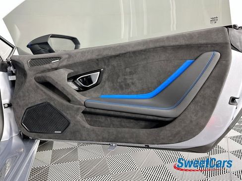 Used 2023 Lamborghini Huracan Tecnica RWD image 33