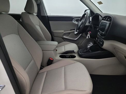 Used 2025 Kia Soul S image 21