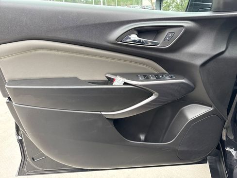 Used 2025 Chevrolet Trax ACTIV w/ Sunroof Package image 14
