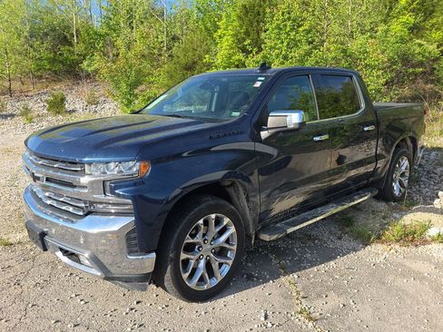 Used 2020 Chevrolet Silverado 1500 LTZ w/ LTZ Premium Package image 3