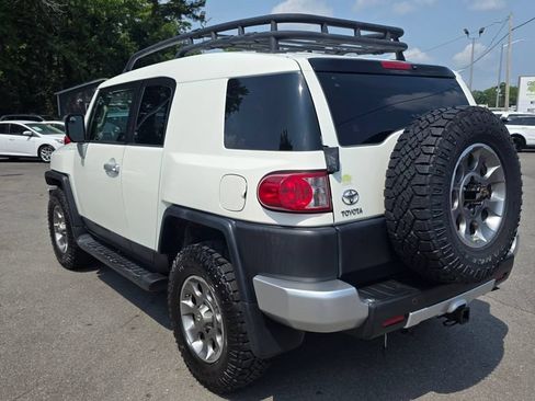 Used 2011 Toyota FJ Cruiser 4WD w/ Upgrade Pkg image 7