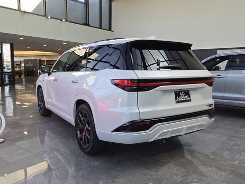 New 2026 Lexus TX 500h AWD image 3