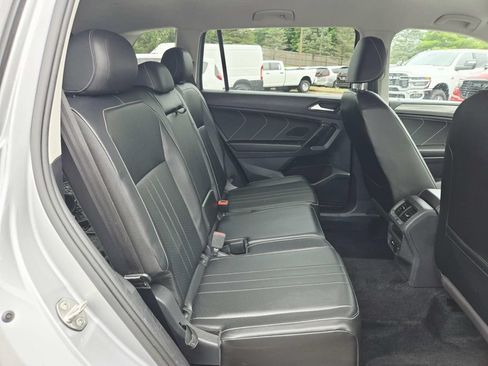 Used 2022 Volkswagen Tiguan SE AWD/4WD image 14