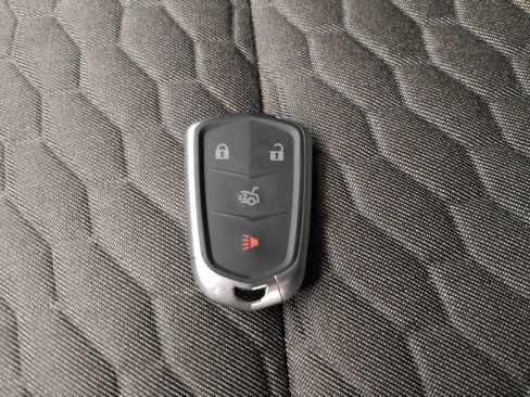 Used 2019 Chevrolet Equinox LT w/ Driver Convenience Package image 32