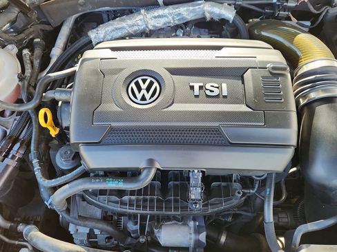Used 2019 Volkswagen GTI Autobahn FWD image 16